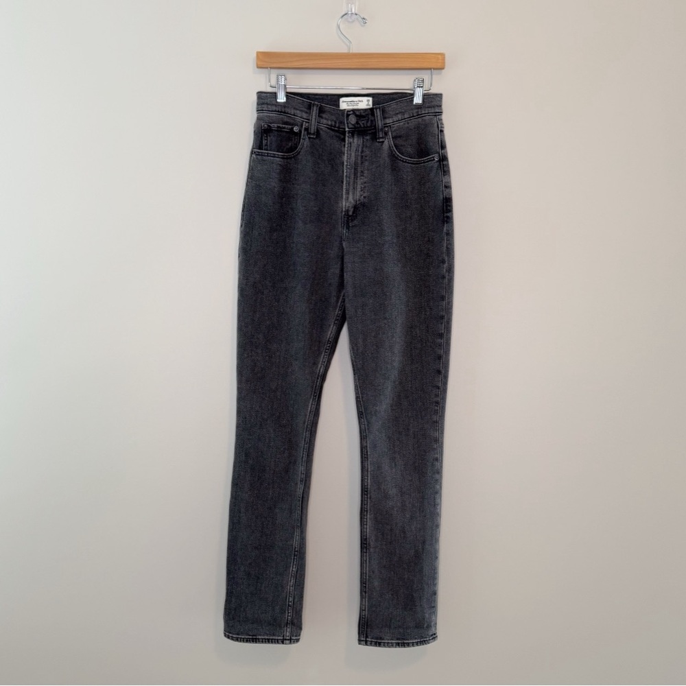 Abercrombie Curve Love Ultra High Rise Slim Straight Jean Abrasive Wash Size 26